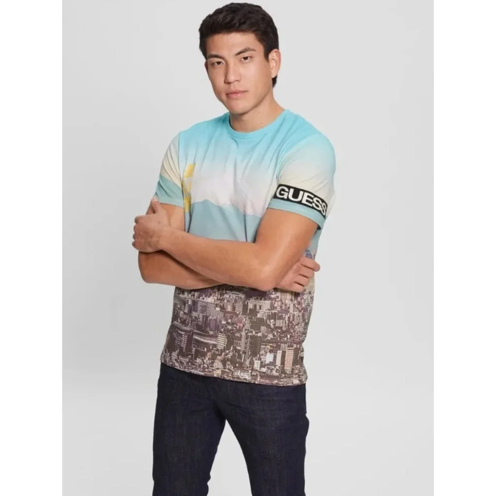 GUESS Men's Eco Tokyo Cityscape T-Shirt Small - Picture 4 of 6